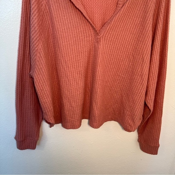 Abound V-Neck Thermal Top Pink Compact - Picture 6 of 12